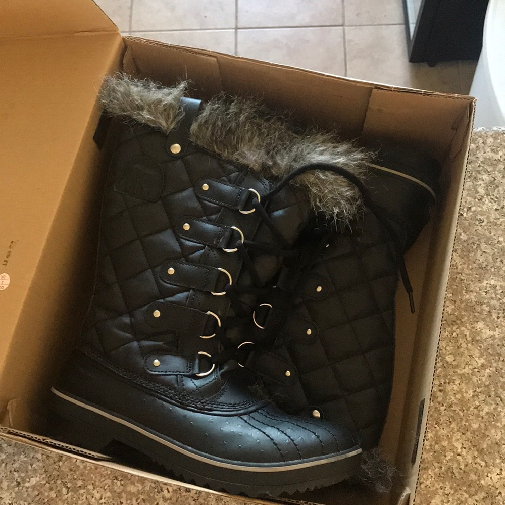 SOREL Tofino winter boots!!